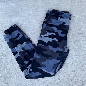 Pink camo high waisted leggings